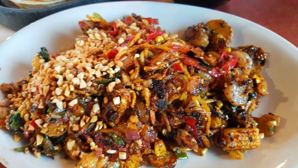 bds Mongolian Grill | restaurant | 3325 University Dr, Auburn Hills, MI 48326, USA | 2483644200 OR +1 248-364-4200