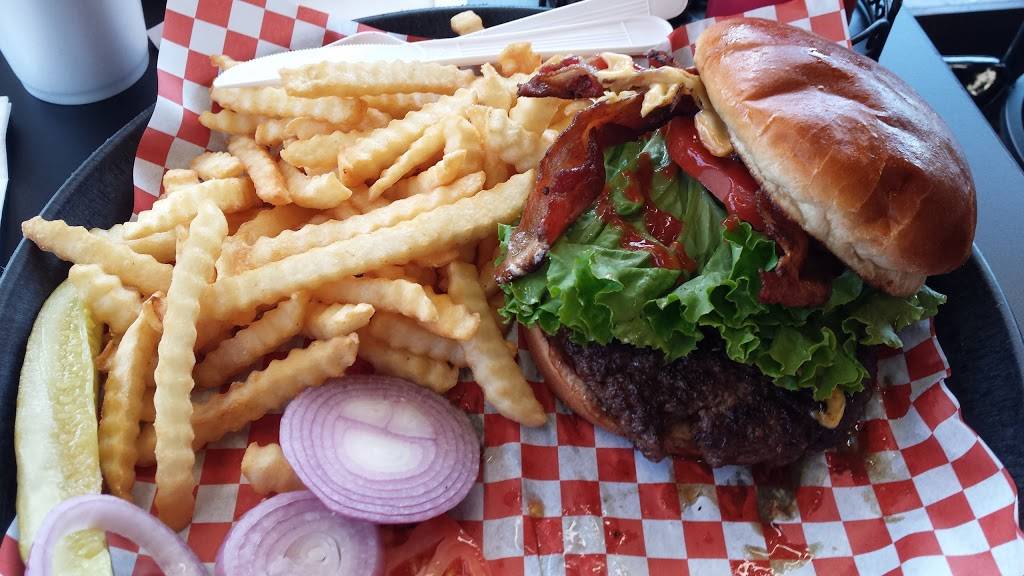 Corner Grill | restaurant | 137 W Main St, Genoa, IL 60135, USA | 8157842233 OR +1 815-784-2233