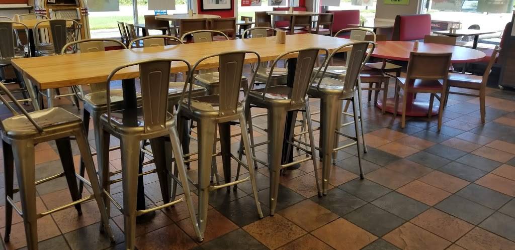 KFC | restaurant | 380 S Pacific Hwy W, Monmouth, OR 97361, USA | 5038384266 OR +1 503-838-4266