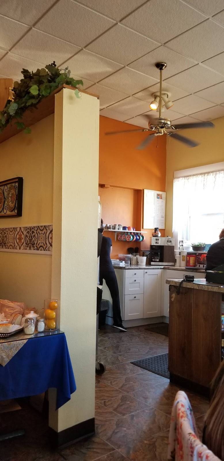 Binantis Taste of Italy | restaurant | 101 S 2nd St, Silver Lake, WI 53170, USA | 2628898387 OR +1 262-889-8387