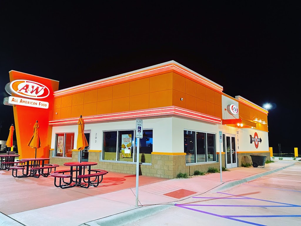 A&W OF ELLIS | restaurant | 203 W 2nd St, Ellis, KS 67637, USA | 2164693624 OR +1 216-469-3624