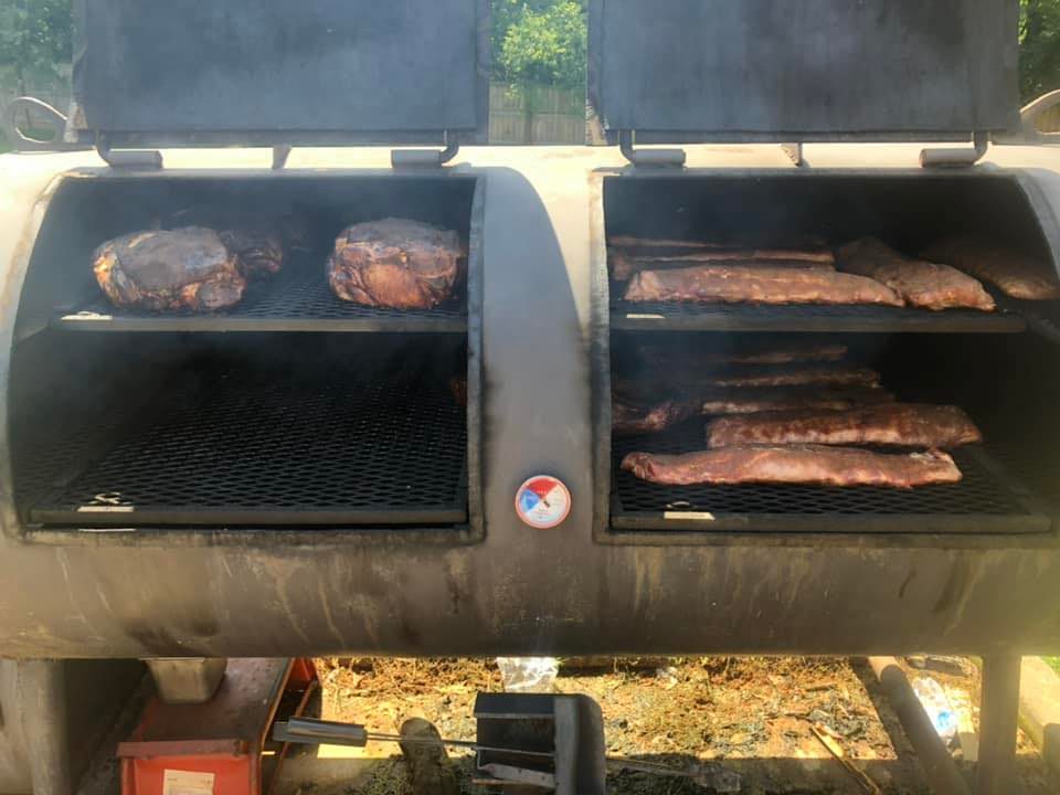 the Hippie BBQ and Grill | restaurant | 611 Parkway, Sevierville, TN 37862, USA | 8653661144 OR +1 865-366-1144