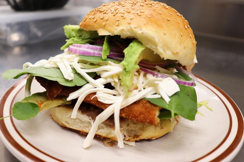 Stephanie’s Food Truck | restaurant | 2014 Broad St, Durham, NC 27705 | 6467970044 OR +1 646-797-0044