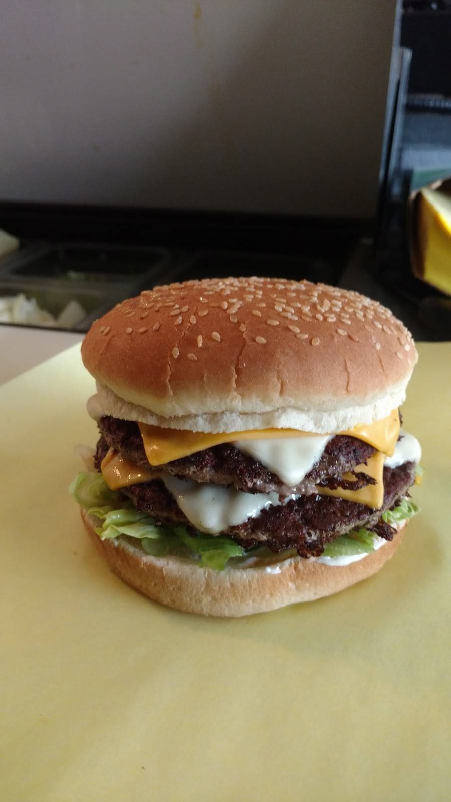 Shoestring Burgers and Beer | restaurant | 5032 Garden Valley Rd, Garden Valley, CA 95633, USA | 5303332400 OR +1 530-333-2400