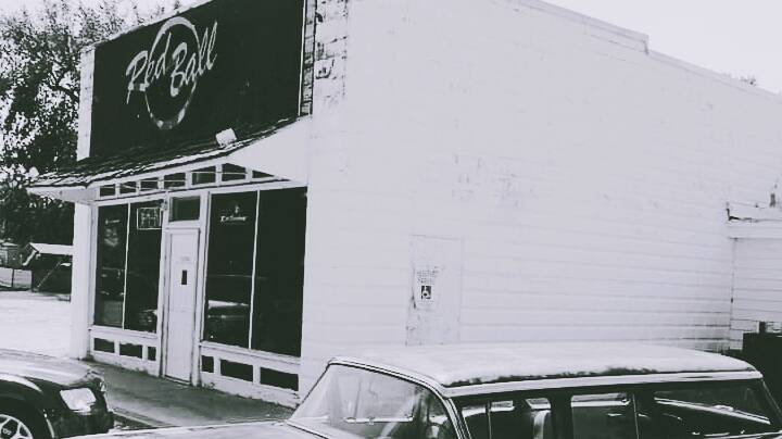 Red Ball Bar & Grill | restaurant | 539 W 5th St, Baxter Springs, KS 66713, USA | 6208562020 OR +1 620-856-2020