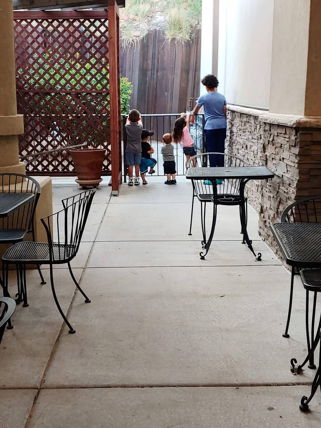 Spinns Burger & Beer | restaurant | 4411 Montaño Rd NW, Albuquerque, NM 87120, USA | 5058996180 OR +1 505-899-6180