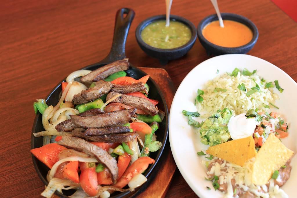Zocalo Mexican Bar and Grill | restaurant | 203 Butterfield Rd, Vernon Hills, IL 60061, USA | 2245135477 OR +1 224-513-5477