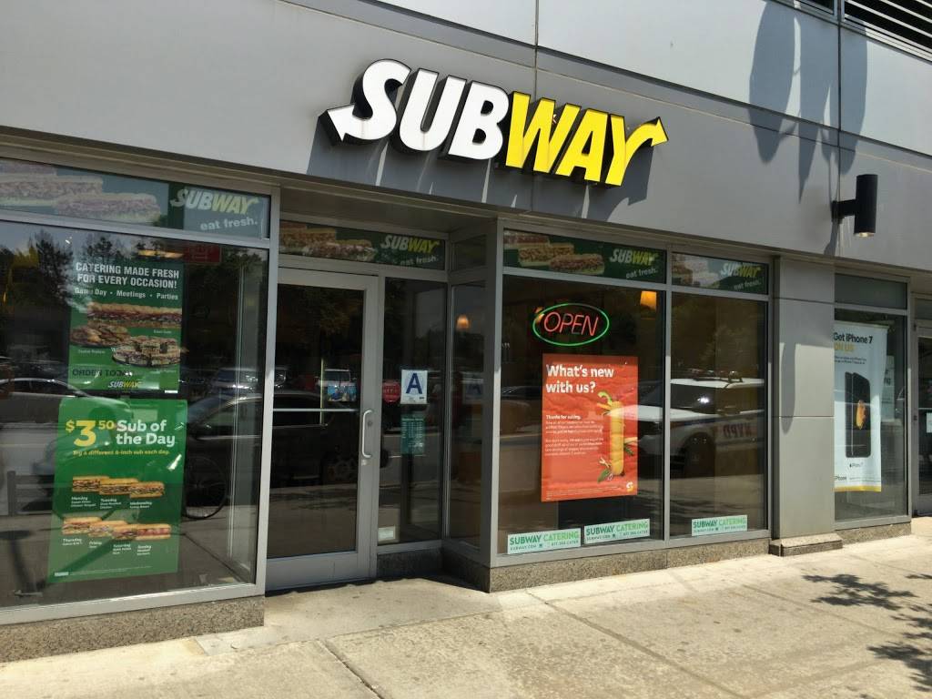 Subway Restaurants | restaurant | 61-01 Junction Blvd, Rego Park, NY 11374, USA | 7182712001 OR +1 718-271-2001