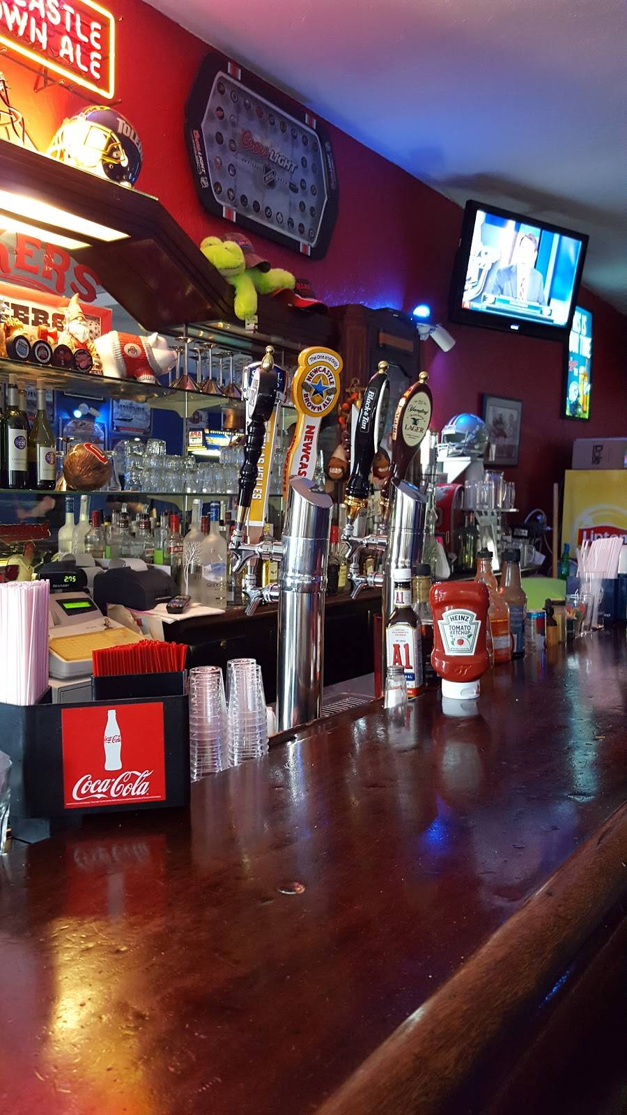 Lakers Food & Spirits | restaurant | 7610 S Lake St, Hamilton, IN 46742, USA | 2604883582 OR +1 260-488-3582