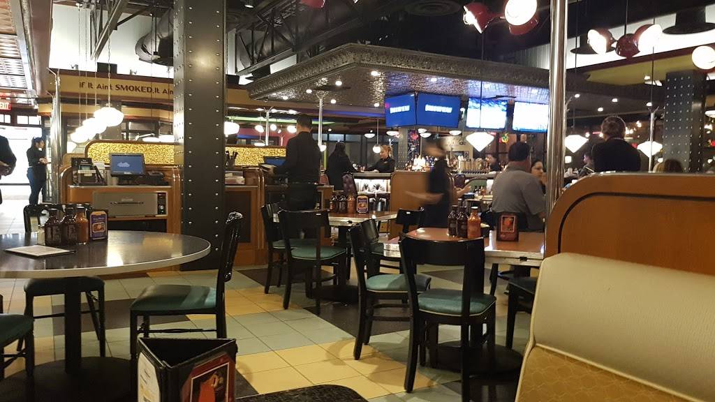 Lucilles Smokehouse Bar-B-Que | restaurant | Del Amo Fashion Center, 21540 Hawthorne Blvd #401B, Torrance, CA 90503, USA | 3103707427 OR +1 310-370-7427