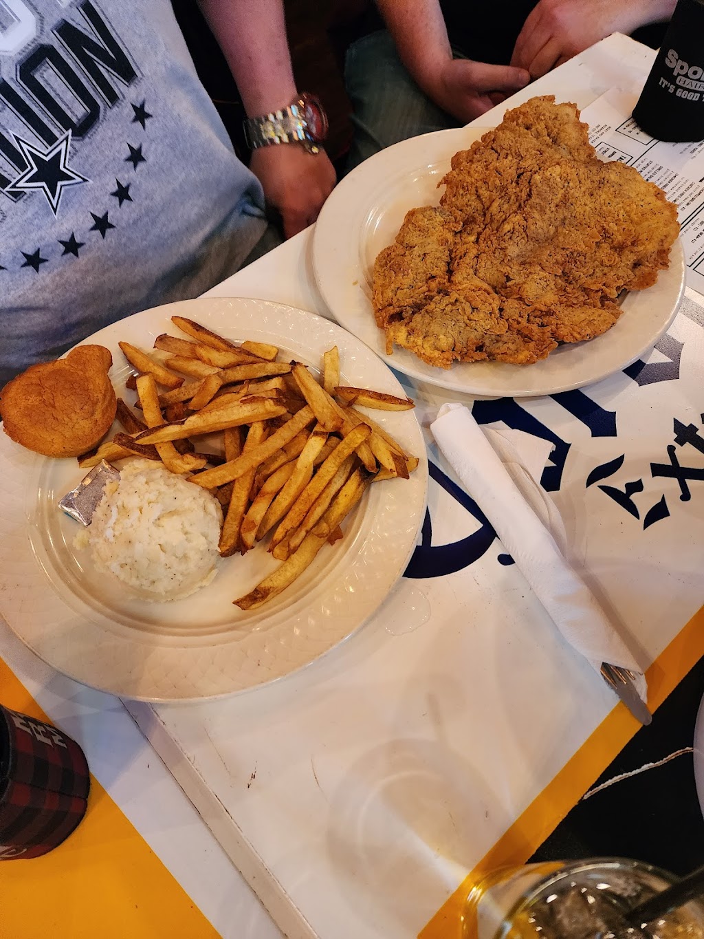 Goat and Raven | restaurant | 304 S Hwy 377, Roanoke, TX 76262, USA | 6822377755 OR +1 682-237-7755