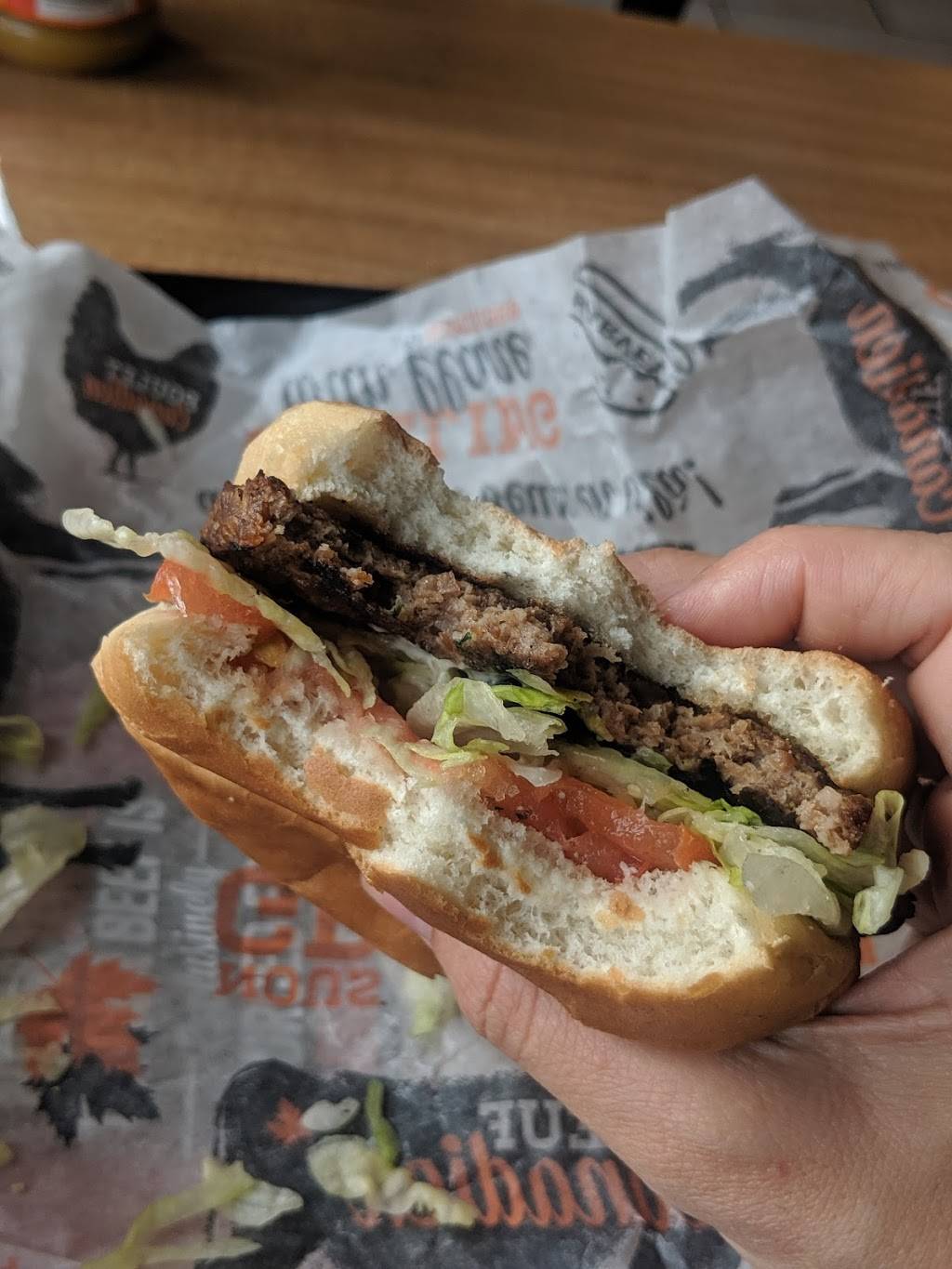 Harveys | restaurant | Market Place, 13008 Yonge St, Richmond Hill, ON L4E 3S8, Canada | 9057731988 OR +1 905-773-1988