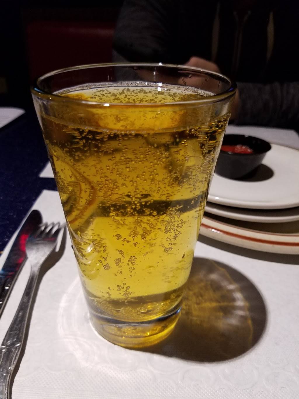 Hanks Restaurant & Drinkery | restaurant | 11 S Main St, Hartford, WI 53027, USA | 2626734265 OR +1 262-673-4265