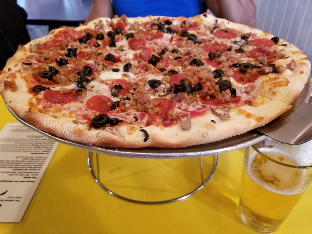 Za Pizza | restaurant | 1919 Hyde St, San Francisco, CA 94109, USA | 4157713100 OR +1 415-771-3100