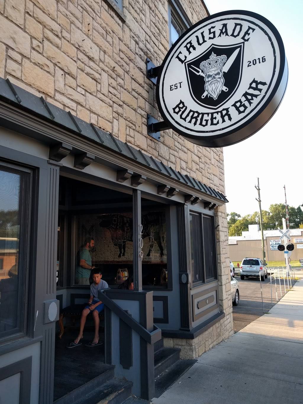 Crusade Burger Bar | restaurant | 209 S Bridge St, Yorkville, IL 60560, USA | 6307083170 OR +1 630-708-3170
