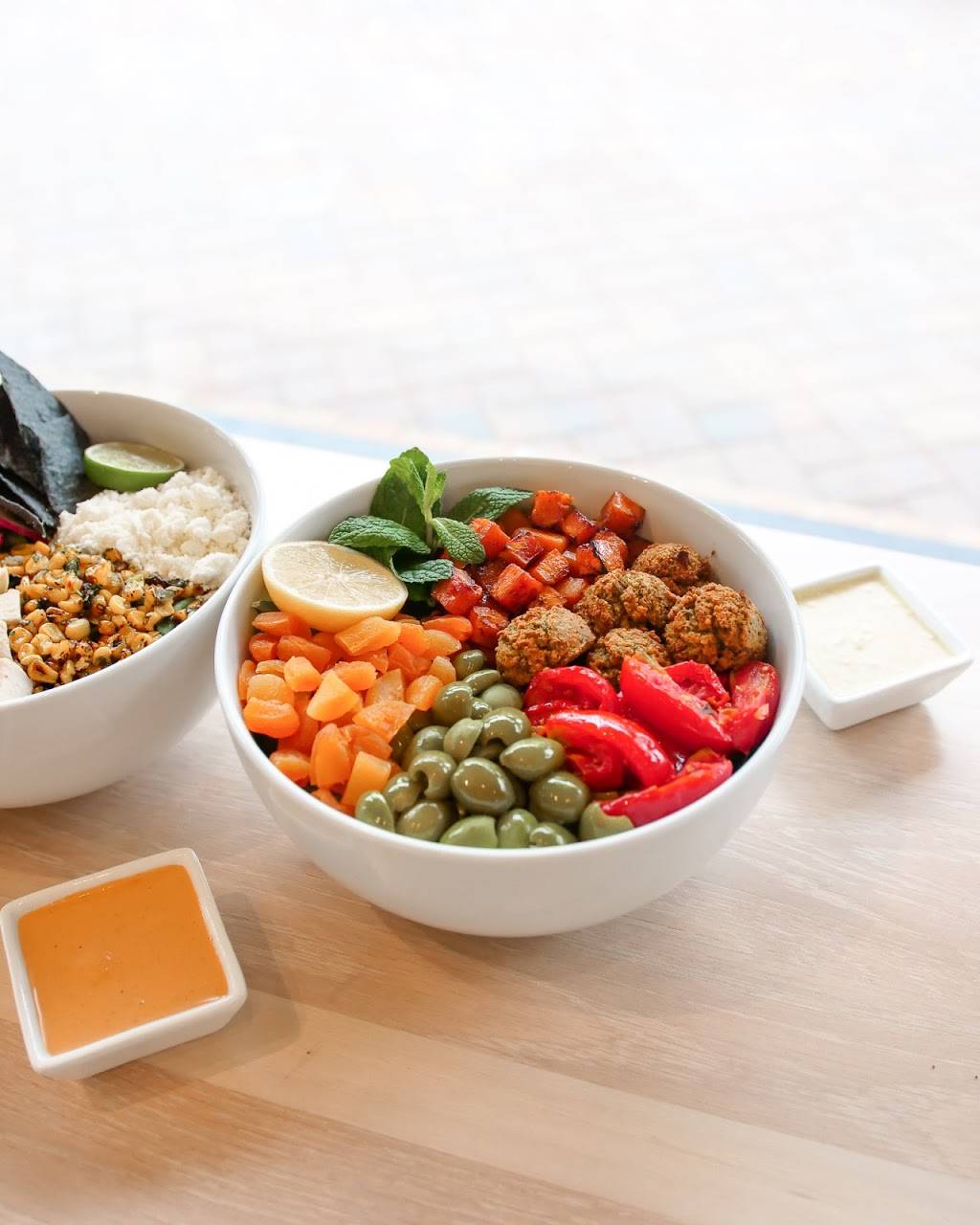 CRISP & GREEN | restaurant | 411 14th Ave SE, Minneapolis, MN 55414, USA | 6122081471 OR +1 612-208-1471