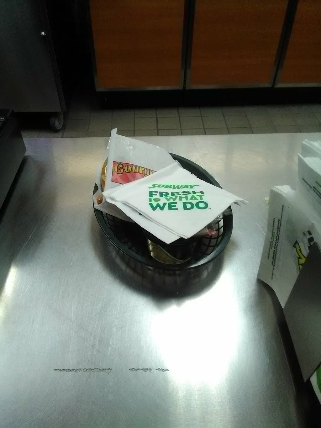 Subway | restaurant | WalMart Supercenter, 7701 S Raeford Rd, Fayetteville, NC 28304, USA | 9108267200 OR +1 910-826-7200