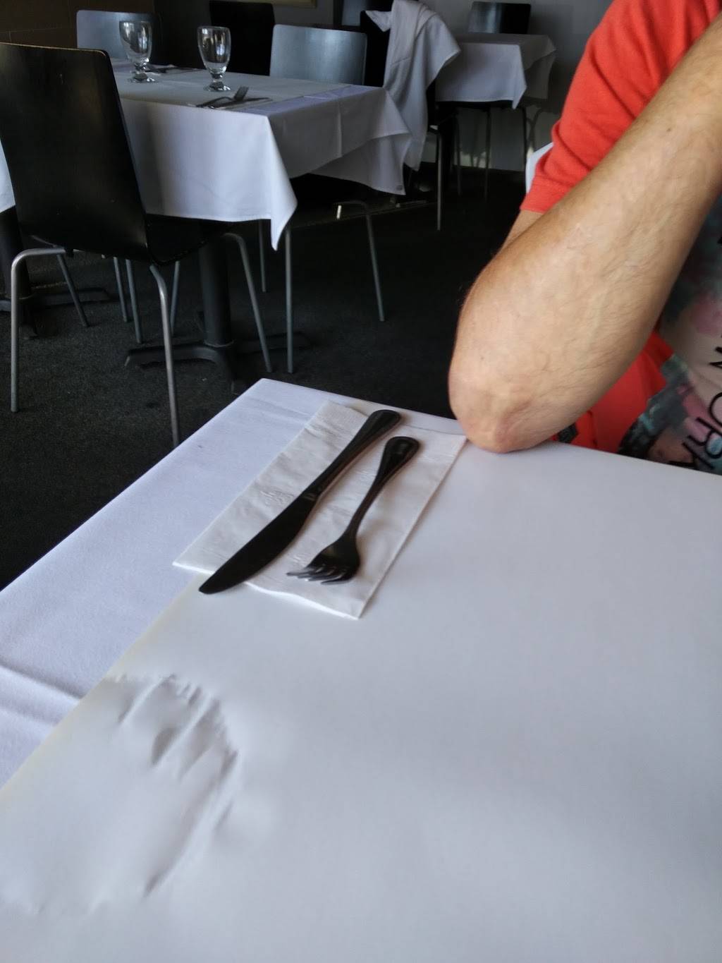 La Mandoline | restaurant | 5581 Boulevard Laurier, Terrebonne, QC J7M 1C3, Canada | 4509183556 OR +1 450-918-3556