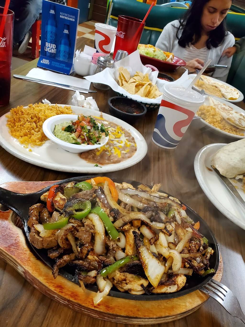 La Mexicana | restaurant | 631 13th St, Paso Robles, CA 93446, USA | 8052379697 OR +1 805-237-9697