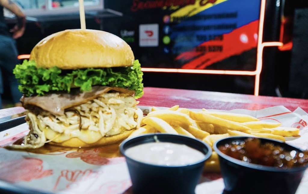 Enanos Burgers & Grill | restaurant | 9550 NW 38th St, Doral, FL 33178, USA | 3053355379 OR +1 305-335-5379