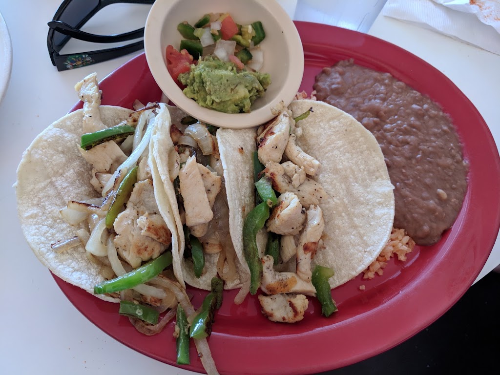 El Palacio | restaurant | 102 E Cardwell St, Brownfield, TX 79316, USA | 8066370276 OR +1 806-637-0276