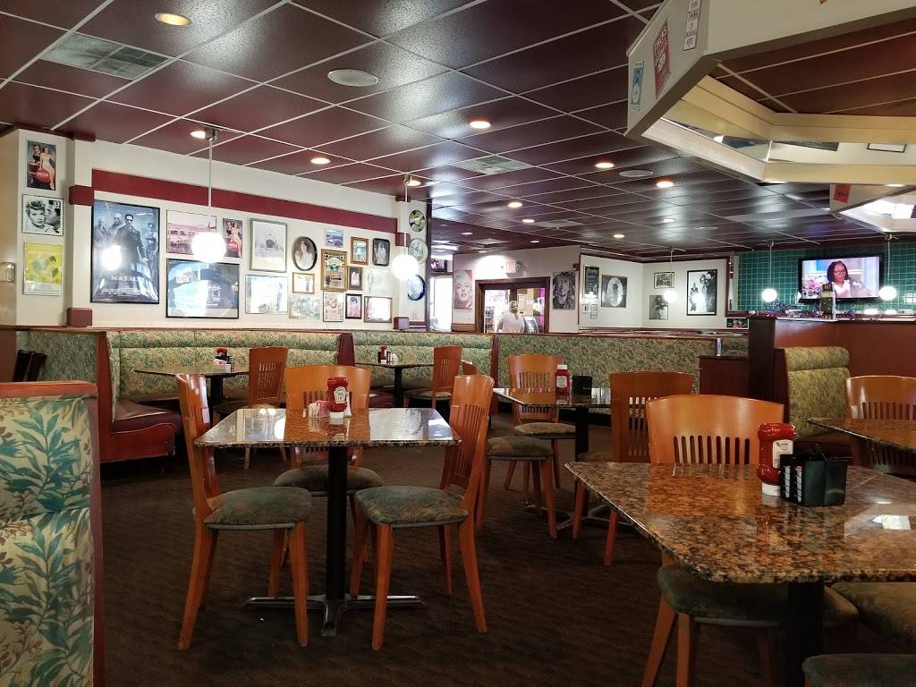 Great American Diner & Pub | restaurant | 1201 US-1 BUS, Levittown, PA 19056, USA | 2159434300 OR +1 215-943-4300