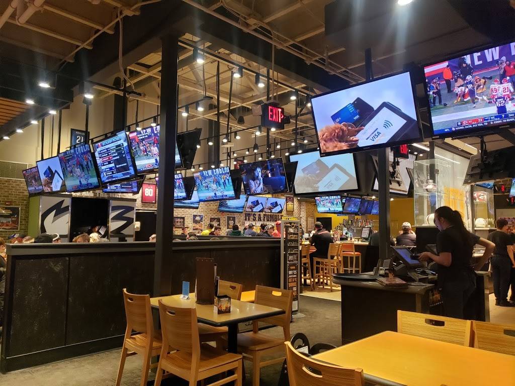 Buffalo Wild Wings | meal takeaway | 8701 Andermatt Dr, Lincoln, NE 68526, USA | 4024882999 OR +1 402-488-2999