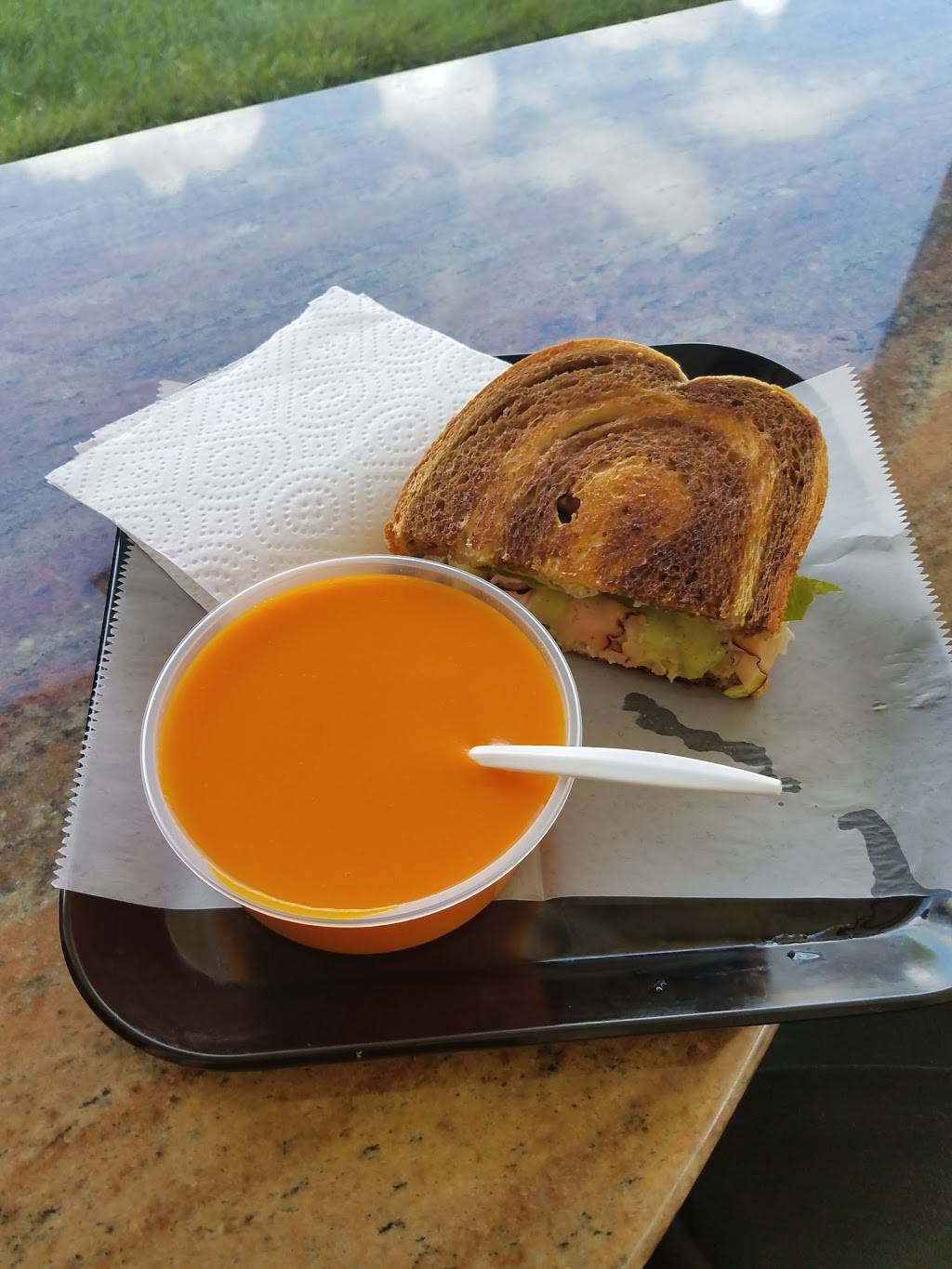 soup dive | restaurant | 26051 w West 12 Mile Road, Southfield, MI 48034, USA | 2482627300 OR +1 248-262-7300