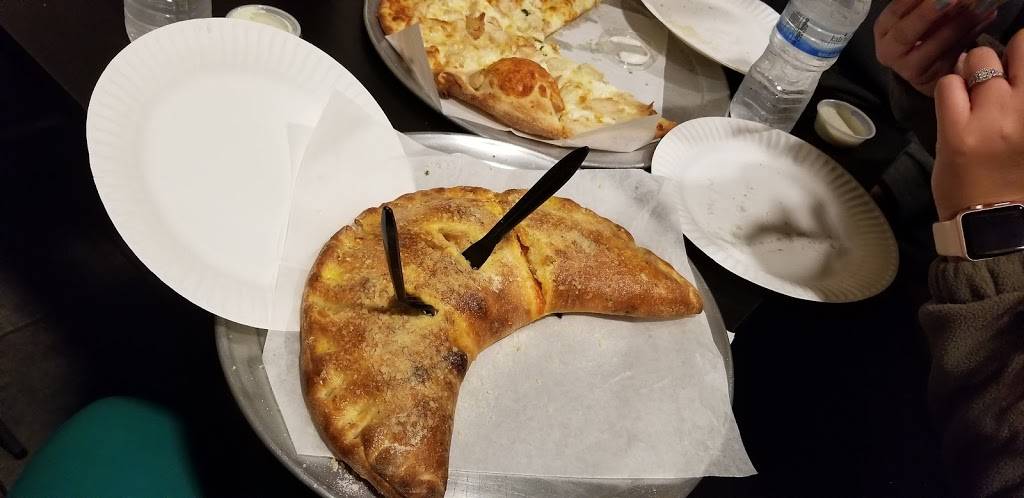 Capri Pizza and Grill | restaurant | 2909 Mission Blvd, San Diego, CA 92109, USA | 8584376889 OR +1 858-437-6889