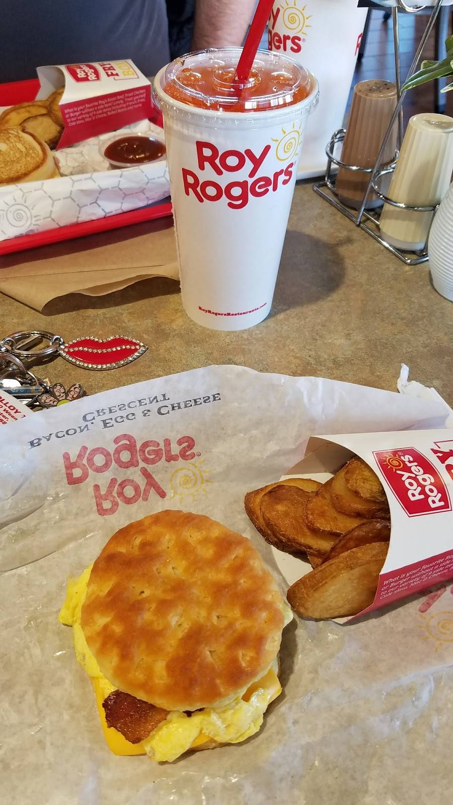 Roy Rogers | restaurant | 1551 S Pleasant Valley Rd, Winchester, VA 22601, USA | 5404315785 OR +1 540-431-5785