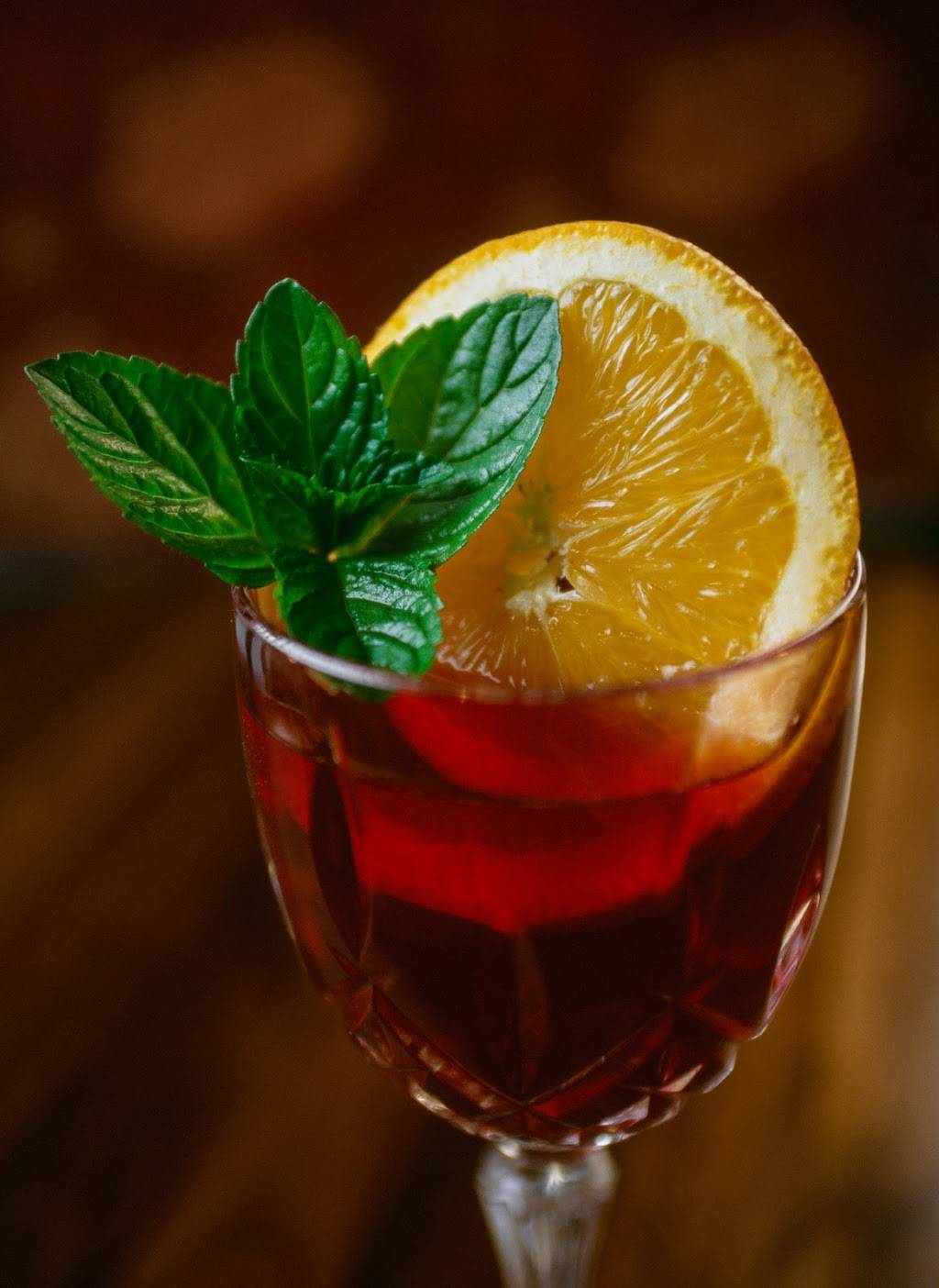 Lilys Garden & Patio | restaurant | 33 Batterymarch St, Boston, MA 02110, USA | 8572335991 OR +1 857-233-5991