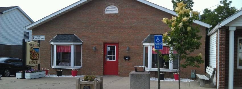 Pirates Cove Pizza & Subs | restaurant | 126 E Main St, Cardington, OH 43315, USA | 4198645766 OR +1 419-864-5766