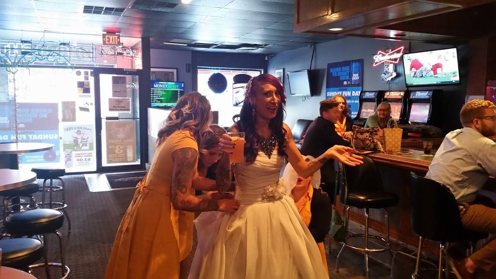 Mojos Bar | restaurant | 206 N Howard St, Indianola, IA 50125, USA | 5159625917 OR +1 515-962-5917