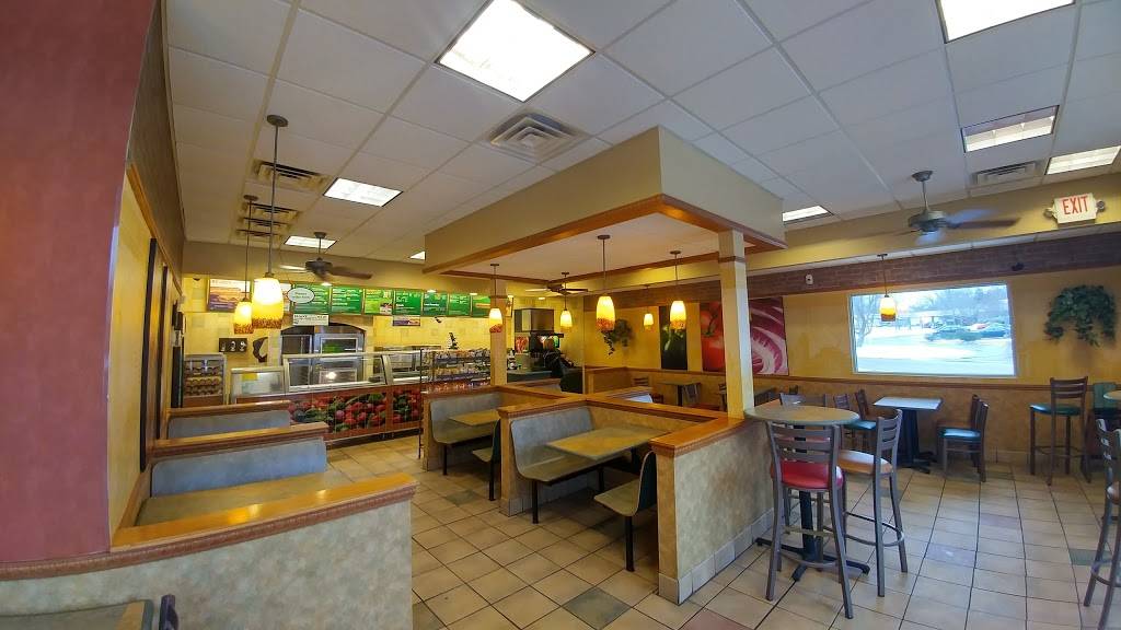Subway Restaurants | restaurant | 2649 E, 7th Ave E, North St Paul, MN 55109, USA | 6517700794 OR +1 651-770-0794