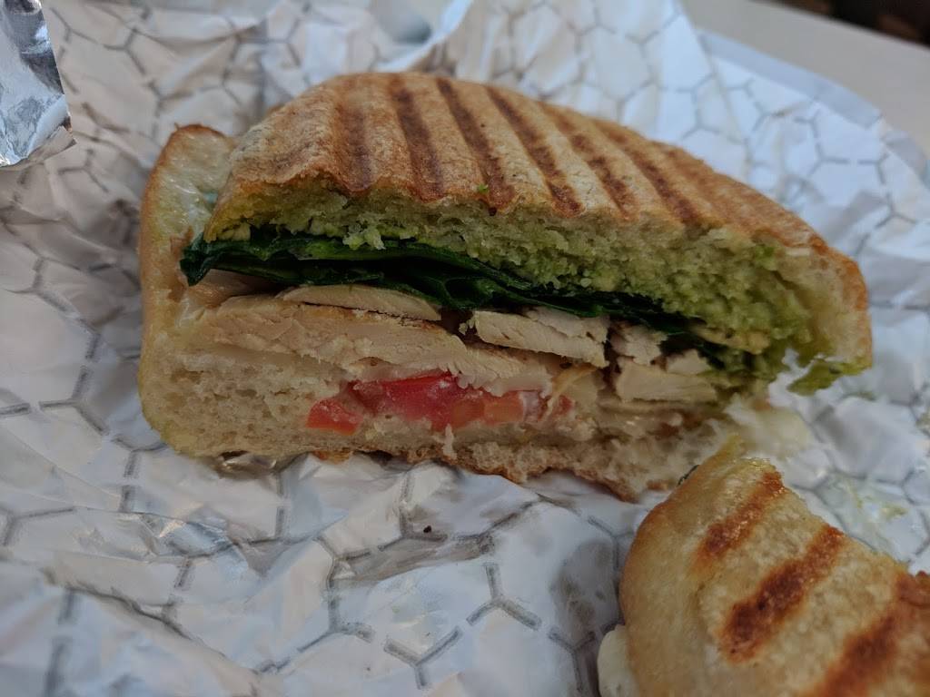 Olive Express Campus Commons | restaurant | 1881 Campus Commons Dr #100, Reston, VA 20191, USA | 5713131862 OR +1 571-313-1862