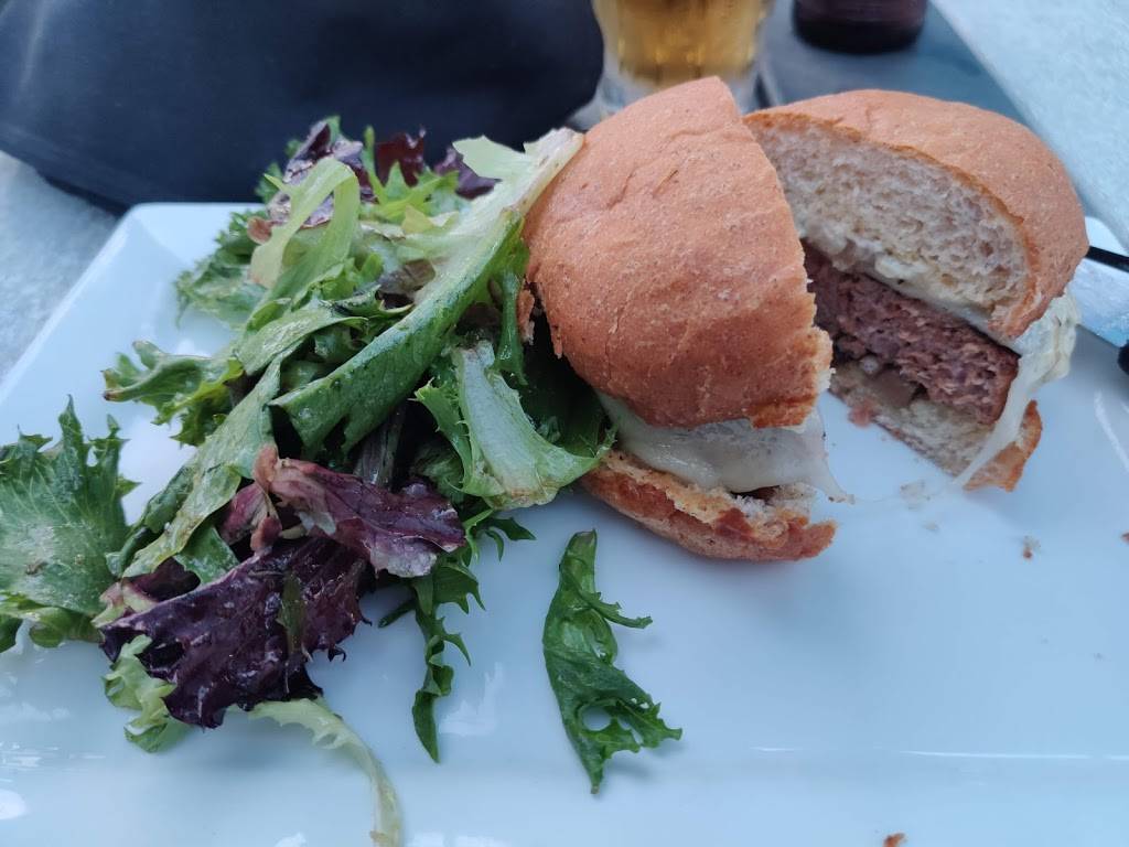 Burger Bach | restaurant | 3426 W Cary St, Richmond, VA 23221, USA | 8043591305 OR +1 804-359-1305