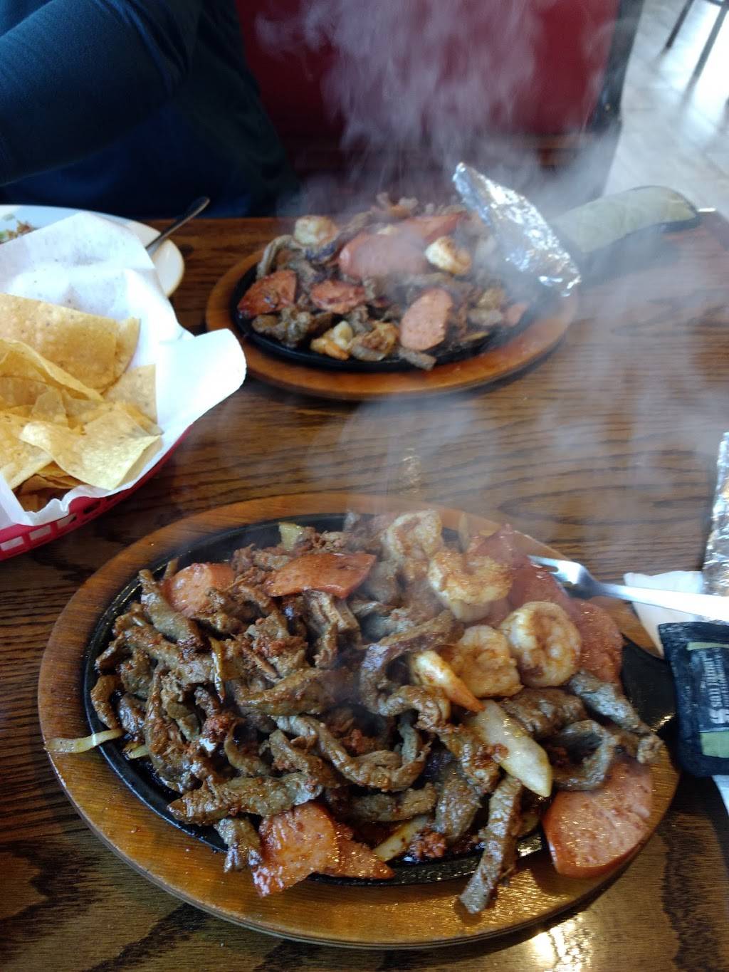 Las Fiesta | restaurant | 158 S Main St, Eagleville, TN 37060, USA | 6152743322 OR +1 615-274-3322