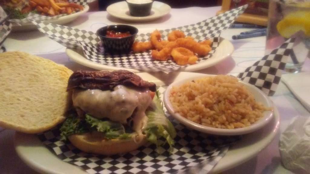 Steves Dakota Grill | restaurant | 1600 Broad Ave, Findlay, OH 45840, USA | 4194209394 OR +1 419-420-9394