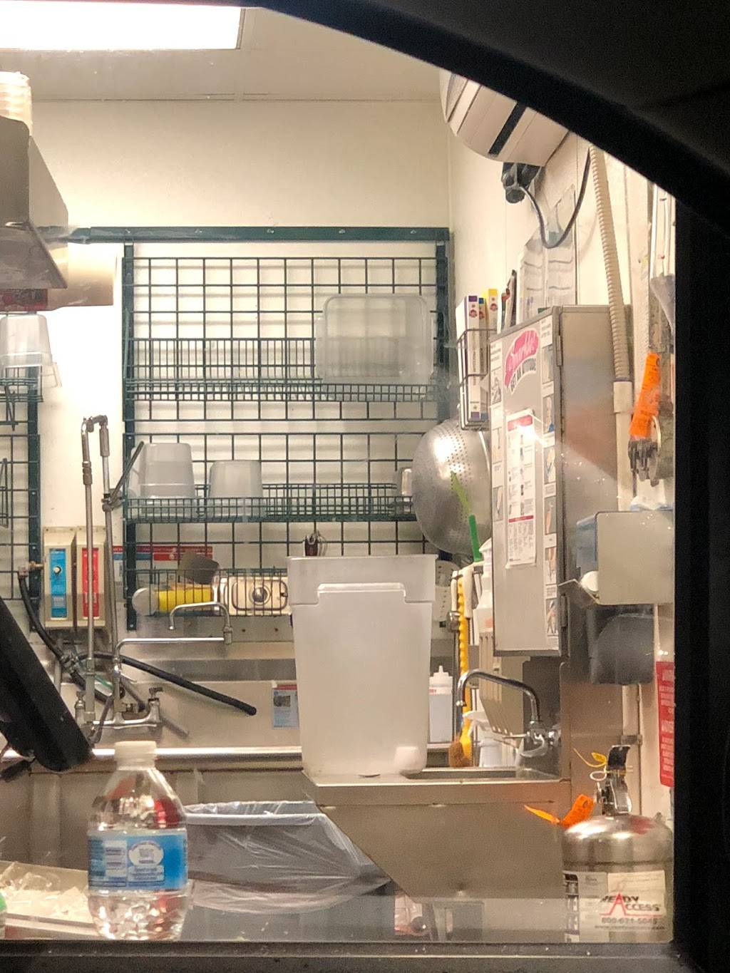 Wendys | restaurant | 273 Broadview Ave, Warrenton, VA 20186, USA | 5403475528 OR +1 540-347-5528