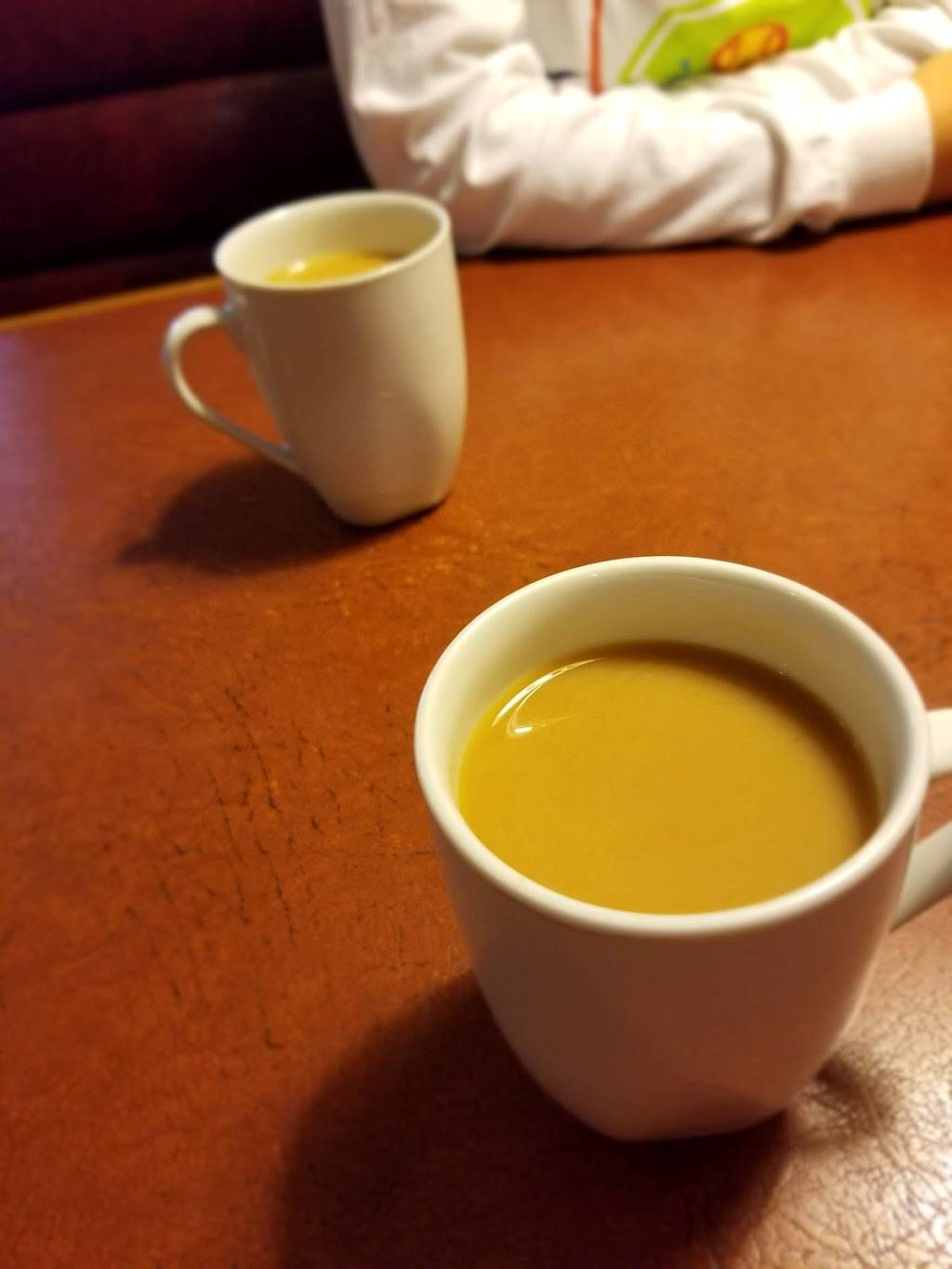 Pams Front Street Grill | restaurant | 190 Front St, Lincoln, RI 02865, USA | 4017272704 OR +1 401-727-2704