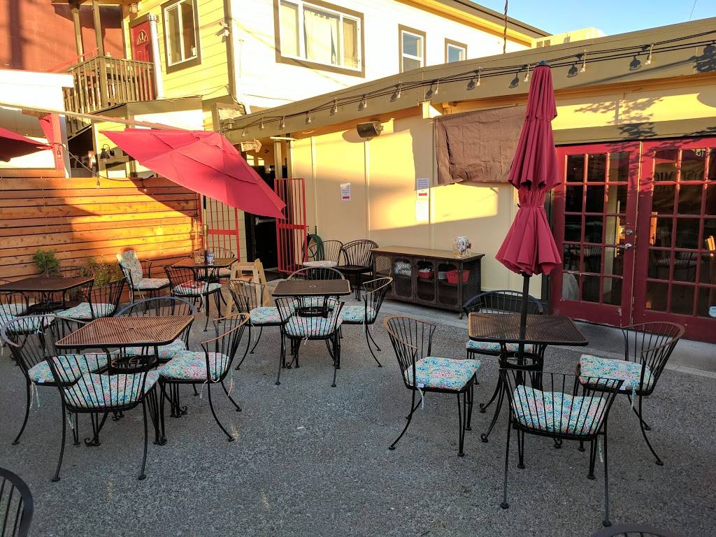 Classic Eats | restaurant | 918 SW 152nd St, Burien, WA 98166, USA | 2062416275 OR +1 206-241-6275