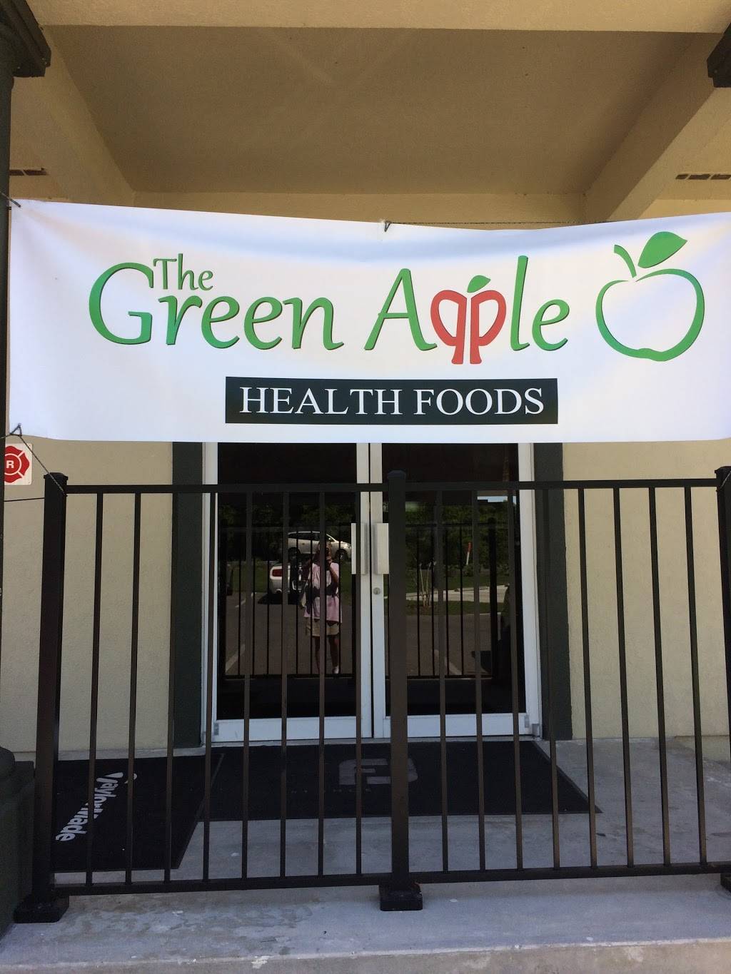The Green Apple Health Foods | restaurant | 175 S, Rolling Acres Rd, Lady Lake, FL 32159, USA | 3523502191 OR +1 352-350-2191