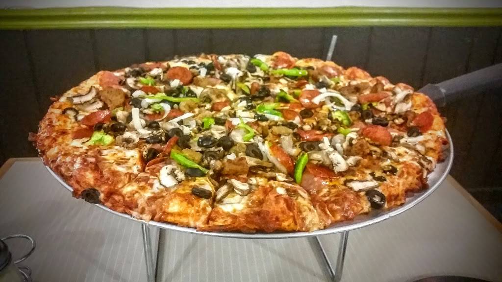 Round Table Pizza | meal delivery | 5702 N First St, Fresno, CA 93710, USA | 5594360100 OR +1 559-436-0100