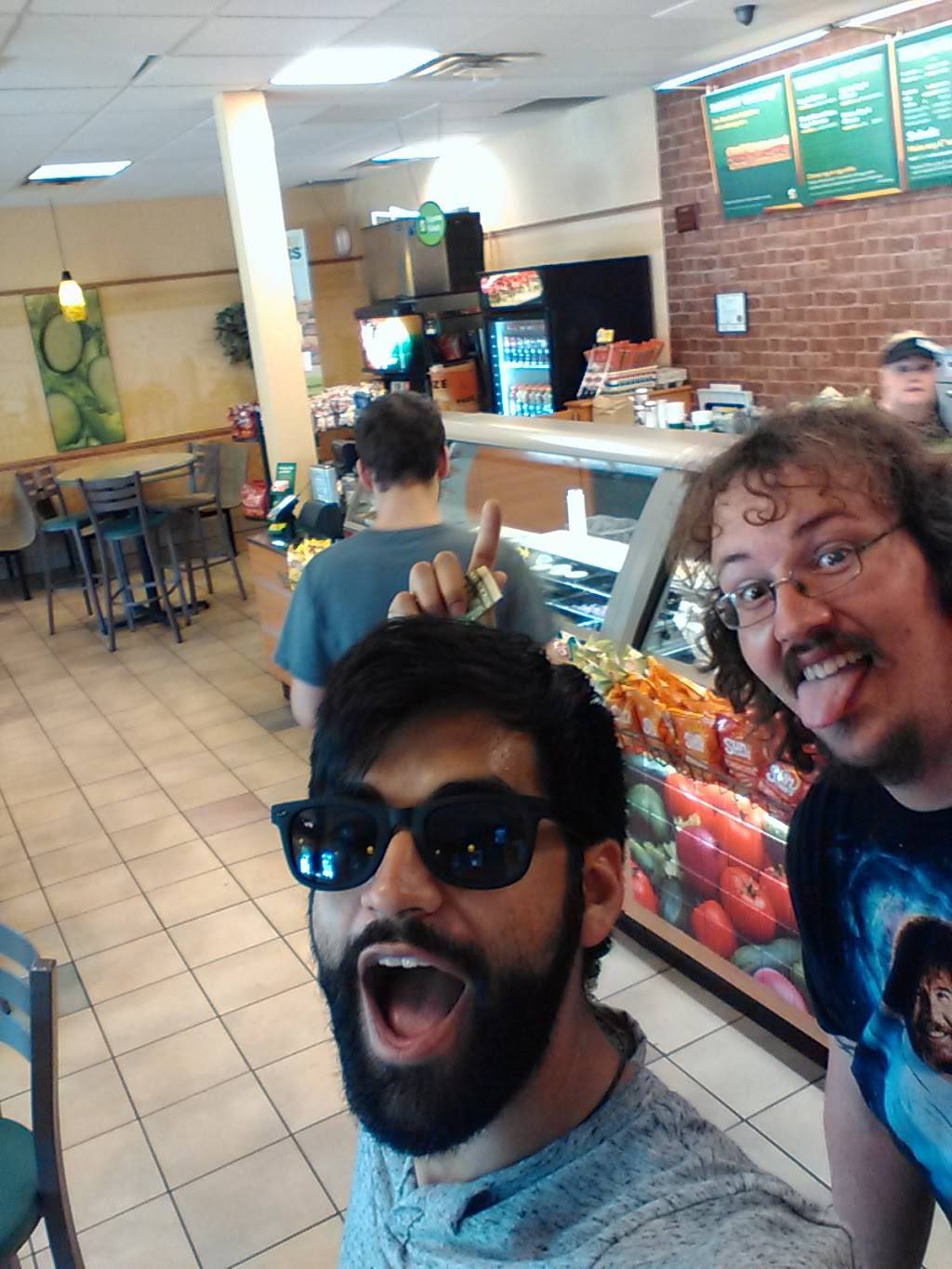 Subway | restaurant | 1022 W 1st St, Sumner, IA 50674, USA | 5635788080 OR +1 563-578-8080