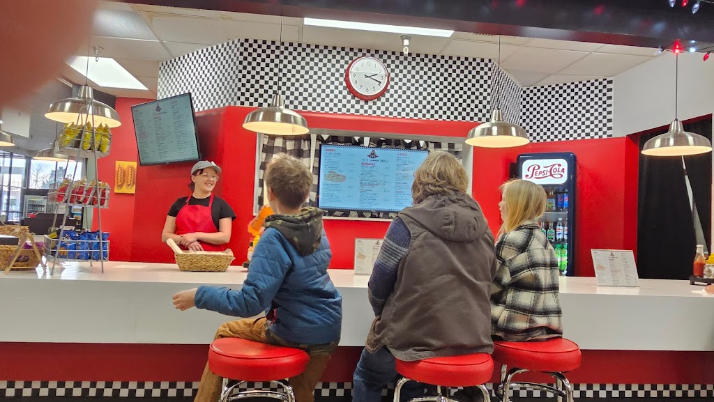 Pjs Corner Grill | restaurant | 200 W Hanley Ave, Coeur dAlene, ID 83815, USA | 9092392441 OR +1 909-239-2441