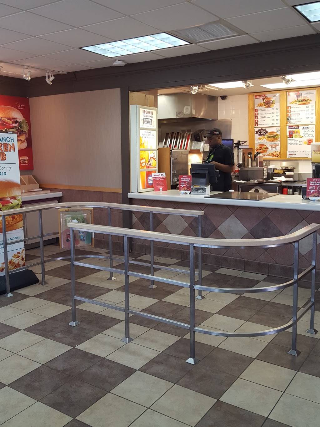 Wendys | restaurant | 530 TN-46 S, Dickson, TN 37055, USA | 6154461793 OR +1 615-446-1793