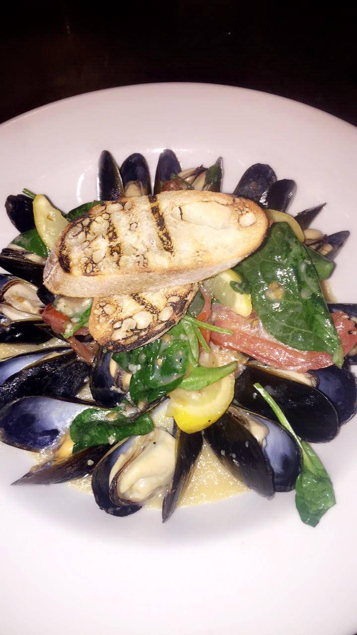 Bizou | restaurant | 259 N Main St, Decatur, IL 62523, USA | 2174227000 OR +1 217-422-7000