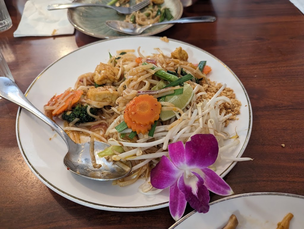 Khob Khun Thai cuisine & breakfast | restaurant | 3741 Geary Blvd, San Francisco, CA 94118, USA | 4153794382 OR +1 415-379-4382