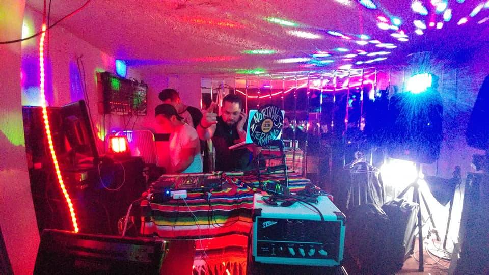 El Baron Rojo | restaurant | 12803 Ambaum Blvd SW, Burien, WA 98146, USA | 2062292932 OR +1 206-229-2932