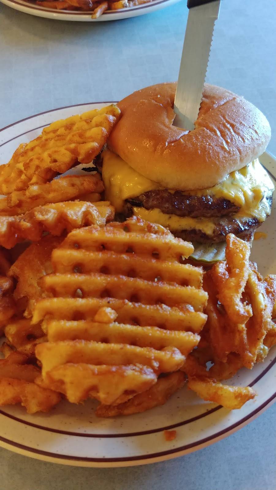 Clarks Landing | restaurant | 612 W Front St, Buffalo, IA 52728, USA | 5633814190 OR +1 563-381-4190